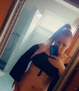 Bella (32) - Almásfüzitő - kép 855187