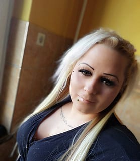 Bella (32) - Almásfüzitő - kép 670334