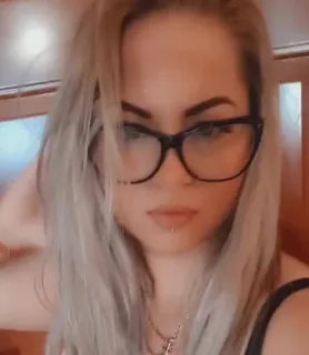 Viki (30) - Debrecen