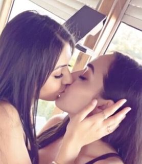 Lezbicsajszik (22) - Pécs - kép 1047690