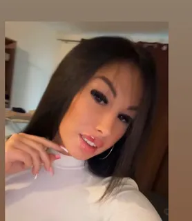 Laura (26) - Győr - kép 1048845