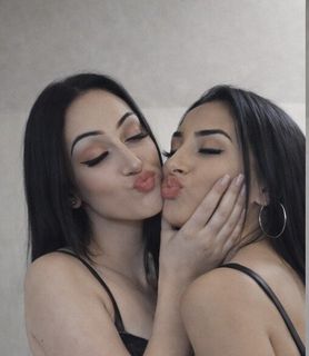 Lezbicsajszik (22) - Pécs - kép 1053456