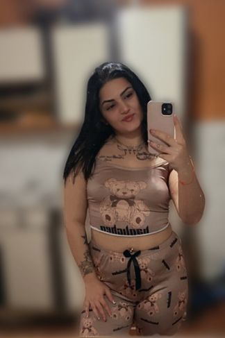 Lenti, 29 éves escort, Tina