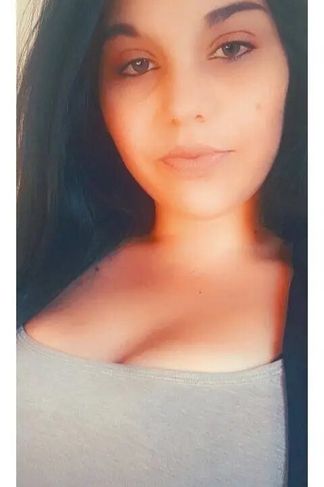 Inke, 25 éves escort, Kammila