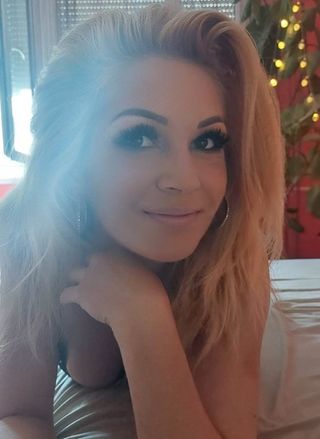 Adrienn Női szexpartner +36 30 140 0562 fénykép 7