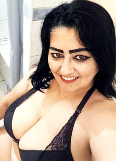 Mira (45) - Budapest