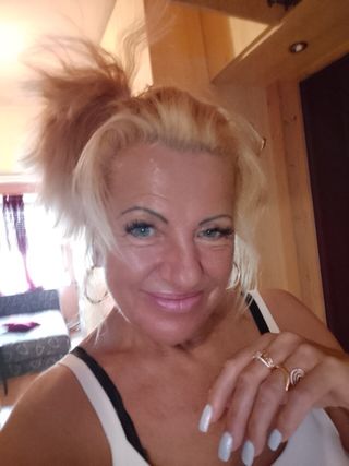 Szamanta Női szexpartner +36 30 318 9641 fénykép 40
