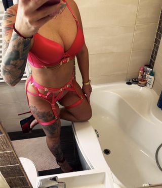 Vivikee Női szexpartner +36 30 592 5834 fénykép 8