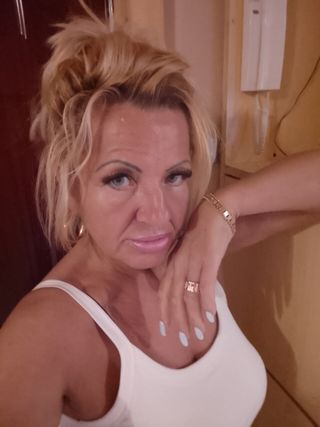 Szamanta Női szexpartner +36 30 318 9641 fénykép 49