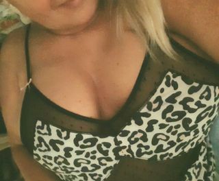 Sári Női szexpartner +36 30 747 9055 fénykép 6