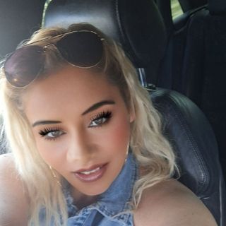 Szőke Női szexpartner +36 30 652 1571 fénykép 1