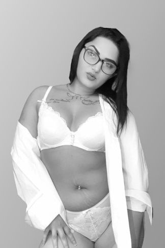 Lenti, 29 éves escort, Tina