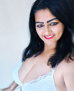 Mira (45) - Budapest