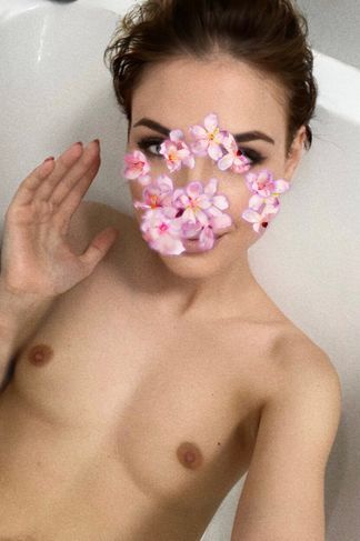 Győr, 21 éves escort, Kora