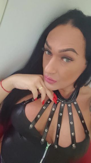Trans Ciara Transzi szexpartner +36 70 321 9403 videó 3