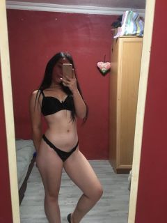 Emili (23) - Debrecen