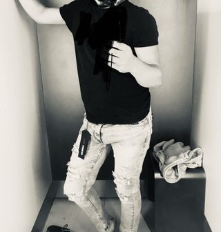 Ákos Férfi szexpartner +36 30 424 6421 fénykép 1
