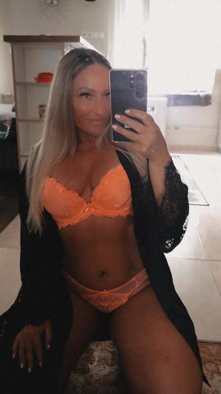 Petra Női szexpartner +36 70 942 0514 fénykép 2