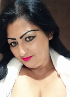 Mira (45) - Budapest