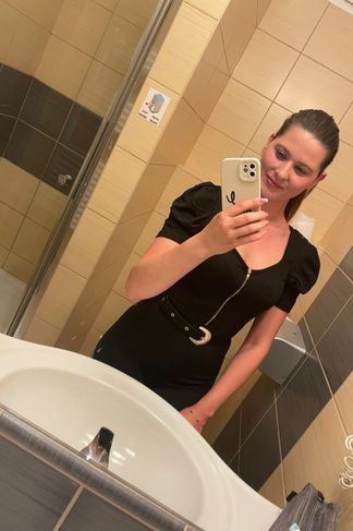 Mosonmagyaróvár, 21 éves escort, Larabby