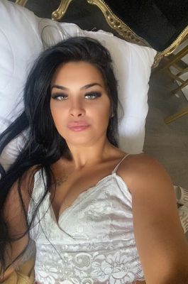 VidékiLány - Réka 19 éves szexpartner - Debrecen +36305821690 @ videkilany.hu
