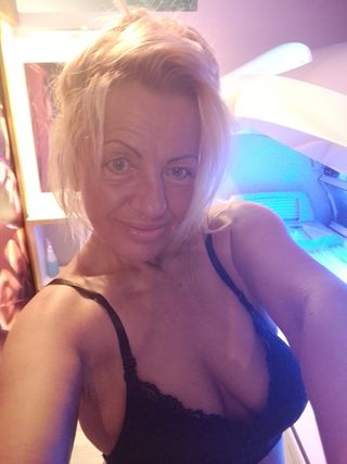 Szamanta Női szexpartner +36 30 318 9641 fénykép 61