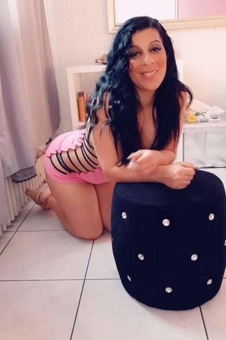 Szolnok, 35 éves escort, Mira