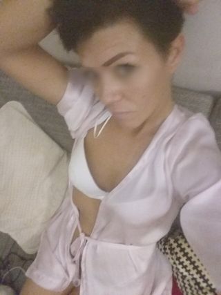 Lara Női szexpartner +36 30 195 3985 fénykép 17