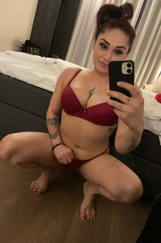 Debrecen, 25 éves escort, sissy