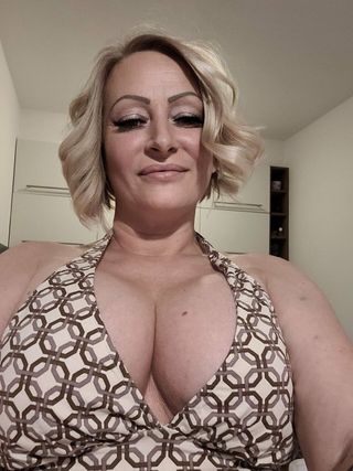 Cora Női szexpartner +36 30 843 3678 fénykép 9
