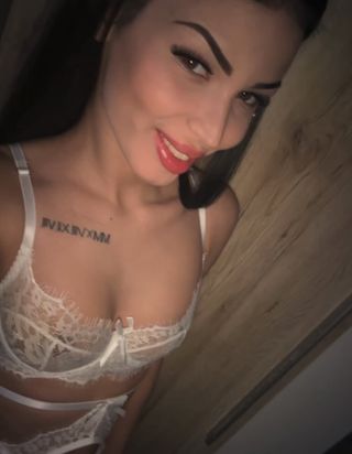 Mia Női szexpartner +36 30 540 7893 fénykép 12