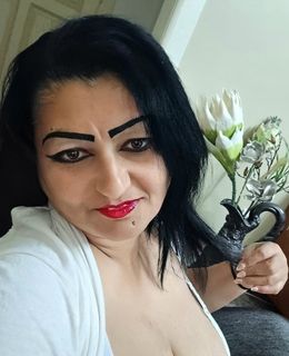 Mira (45) - Budapest