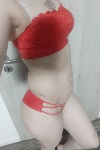 Mosonmagyaróvár, 40 éves escort, Cicuskandur