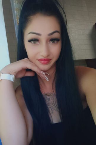 Győr, 23 éves escort, Rubina
