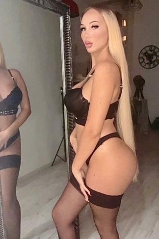 Eger, 24 éves escort, Nelly