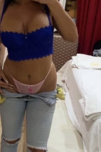 Debrecen, 27 éves escort, Henrietta